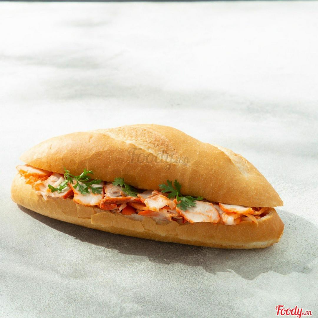banh-mi-thap-cam-xua