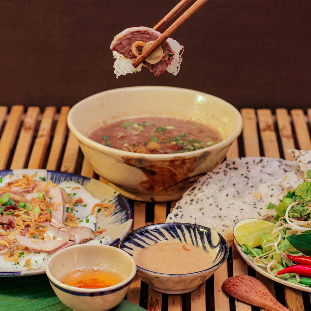 banh-hoi-chao-long-ac-biet