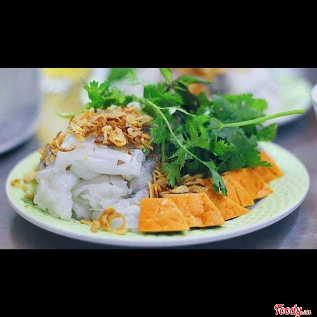 banh-cuon-nong-chay-cha-que-ruoc-heo-ruoc-tom