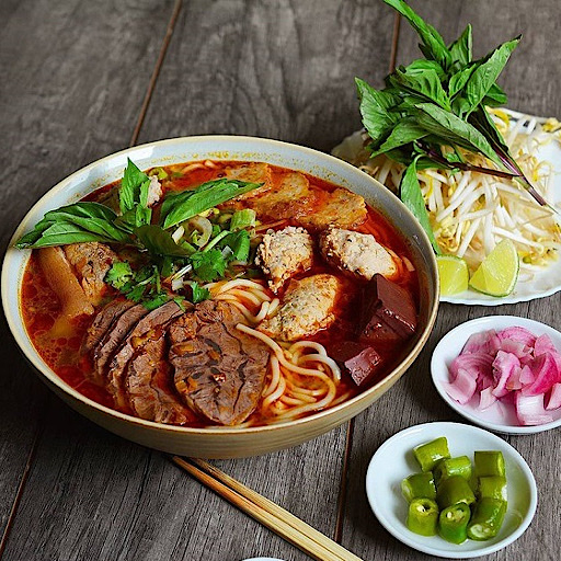bun-bo-hue-loc-loc-khuat-duy-tien