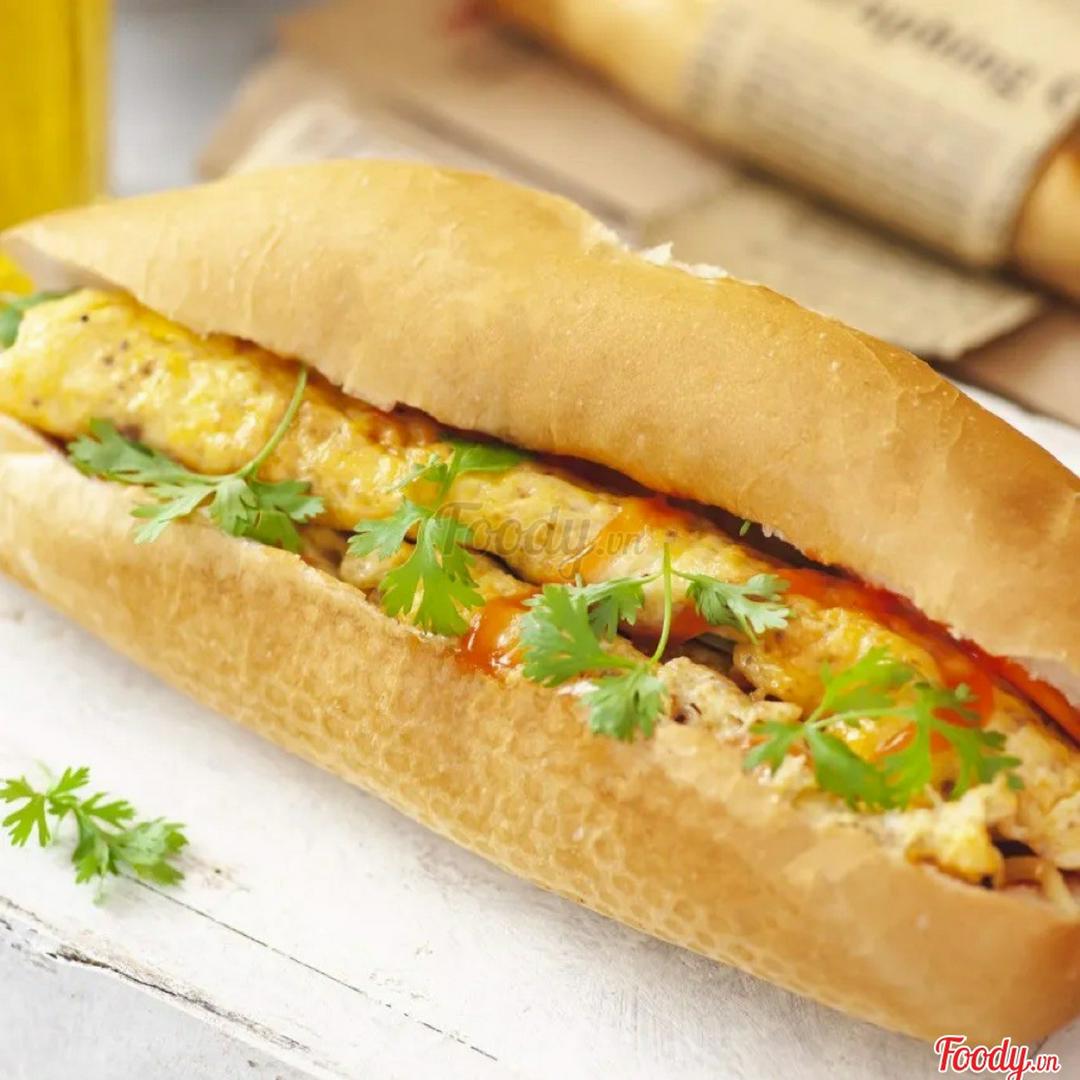 banh-mi-pate-trung