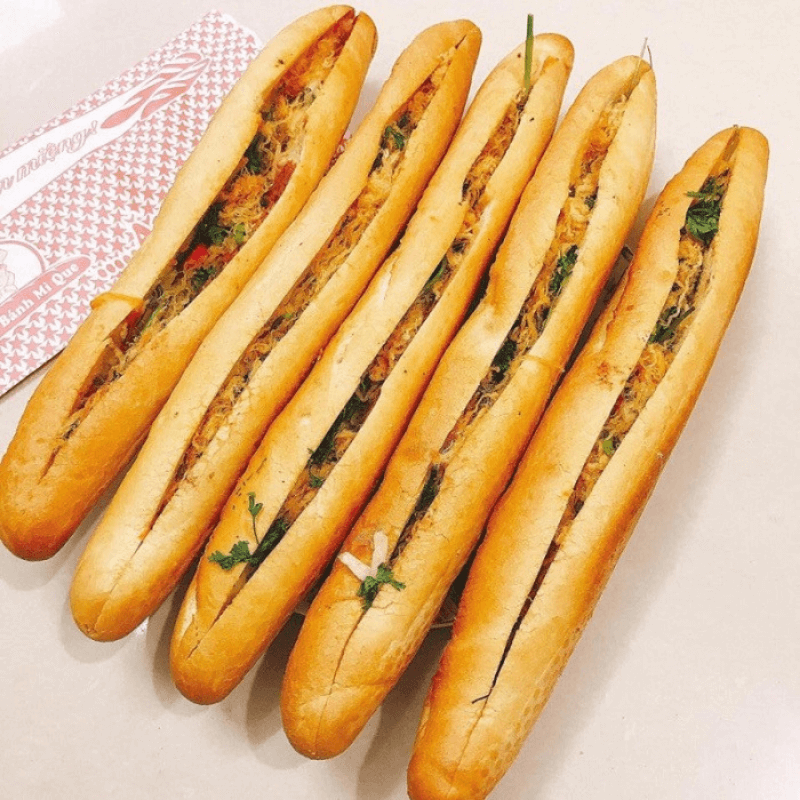 03-banh-mi-que