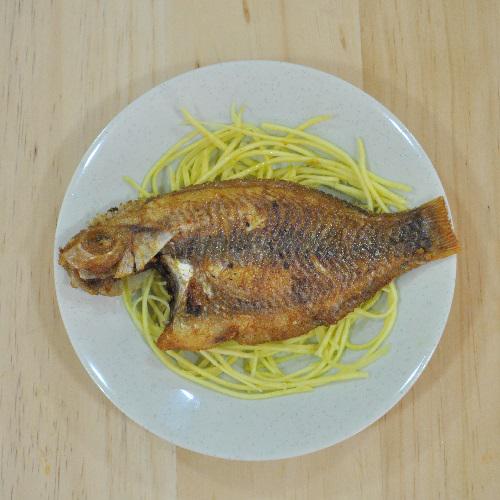 com-ca-dieu-hong-chien