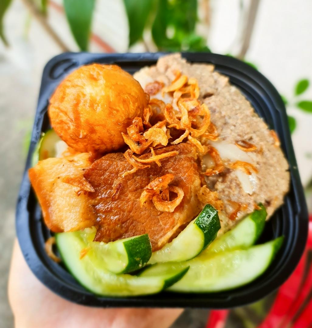 xoi-pate-trung-thit-kho-tau