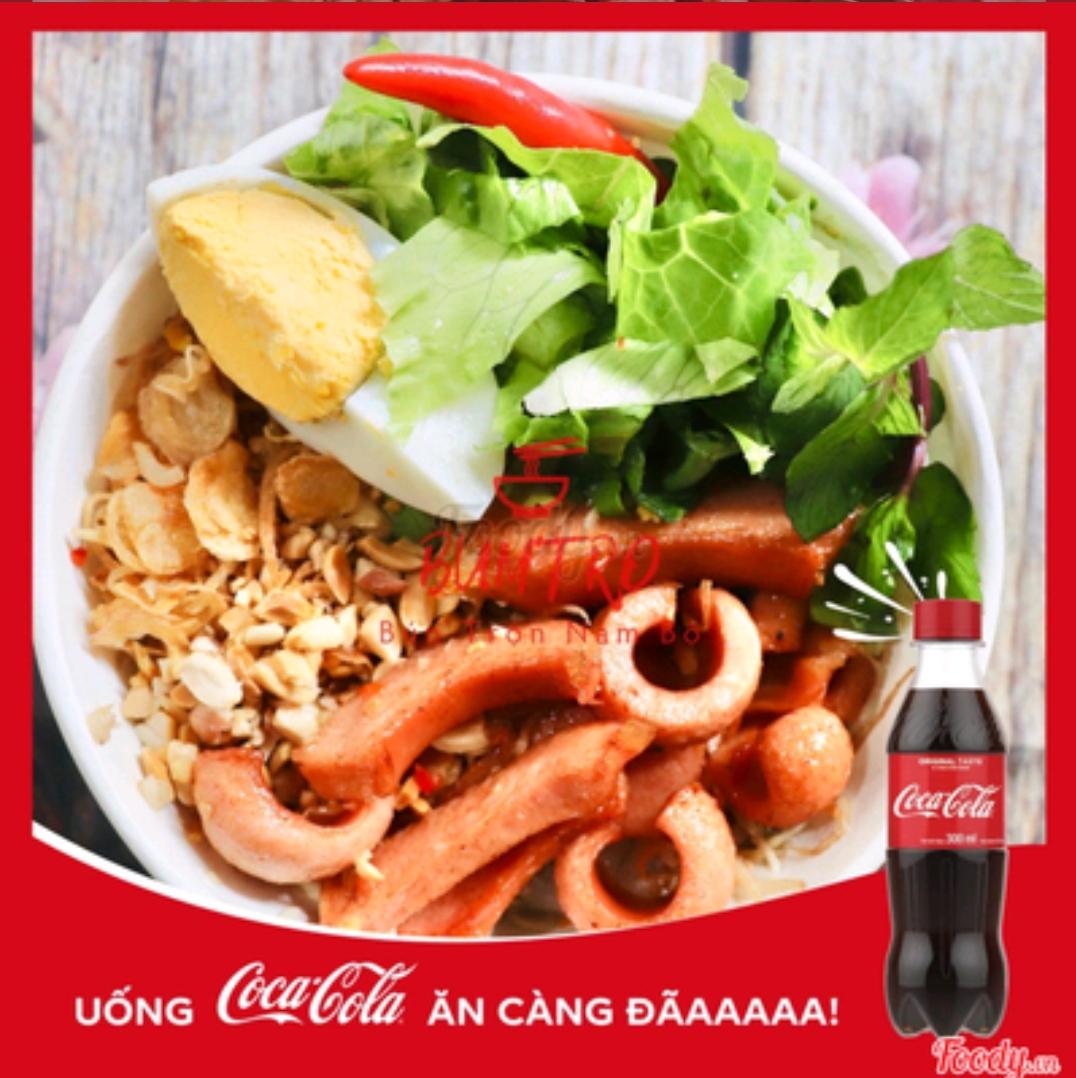 bun-tron-xuc-xich-coca-300ml