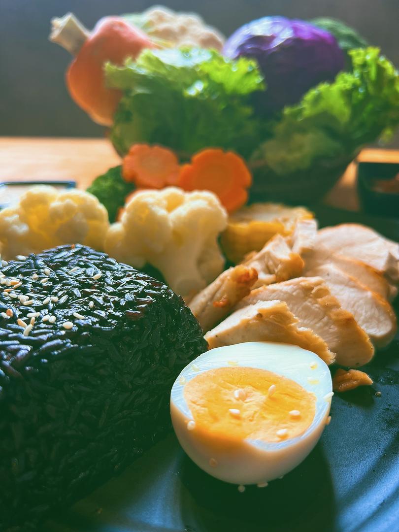 com-gao-lut-uc-ga-ap-chao-pan-fried-chicken-breast