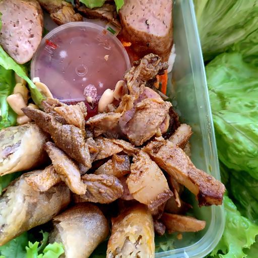 banh-hoi-thit-nuong-cha-gio