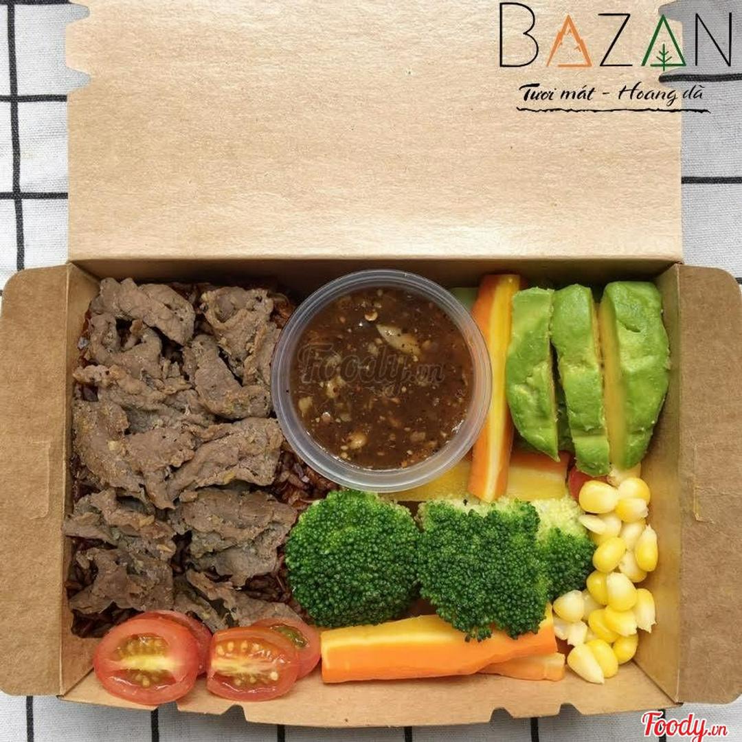 com-gao-lut-huyet-rong-bo-nuong-giay-bac-sot-tieu-en