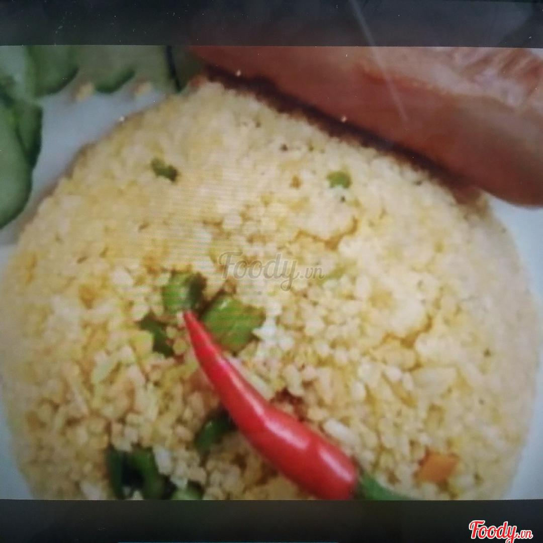 com-chien-1-xuc-xich