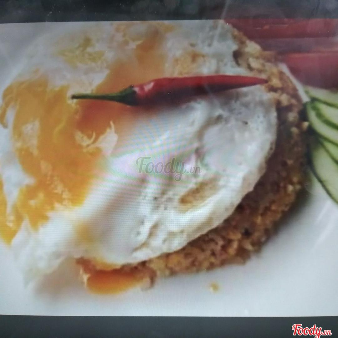 com-chien-duong-chau-1-trung-op-la