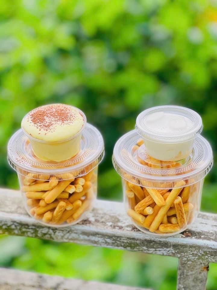 banh-qui-cham-sot-suat-2-kem-1-banh