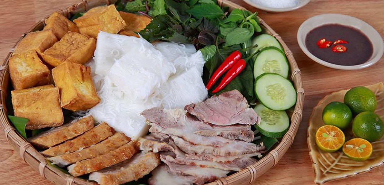 Cô-Thắm---Bún-Đậu---Bánh-Mì-Và-Đồ-Uống---Bằng-B