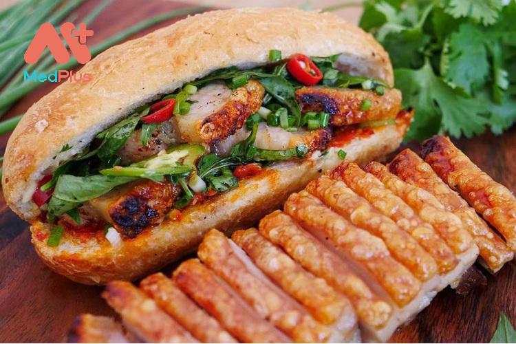banh-mi-heo-quay-ac-biet