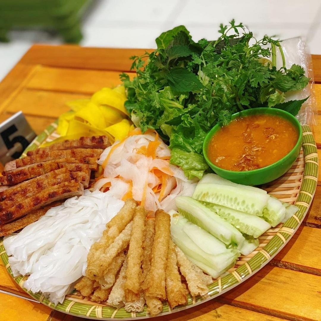 nem-nuong-nha-trang-hang-ngon-loai-1
