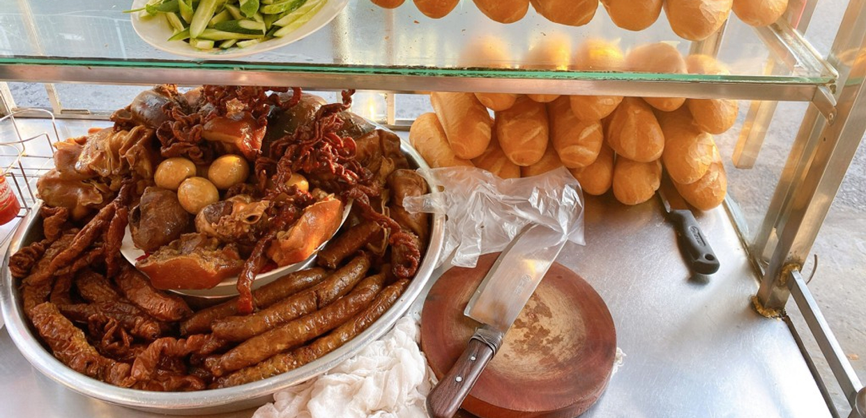 ba-sau-banh-mi-pha-lau-oan-van-bo