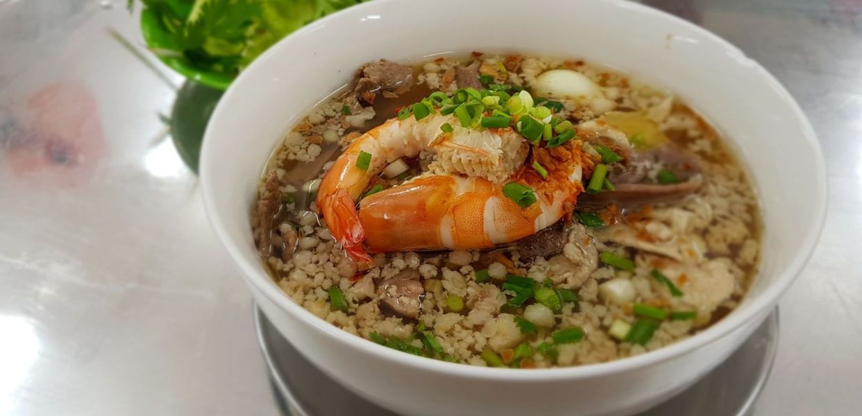 thanh-at-hu-tieu-nam-vang-le-quang-inh