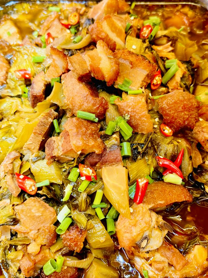 thit-heo-quay-kho-dua-cai-khong-kem-com