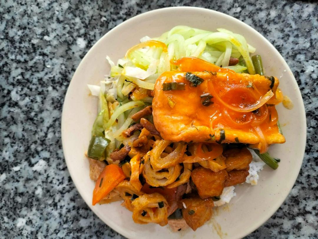 com-au-hu-sot-ca-chua