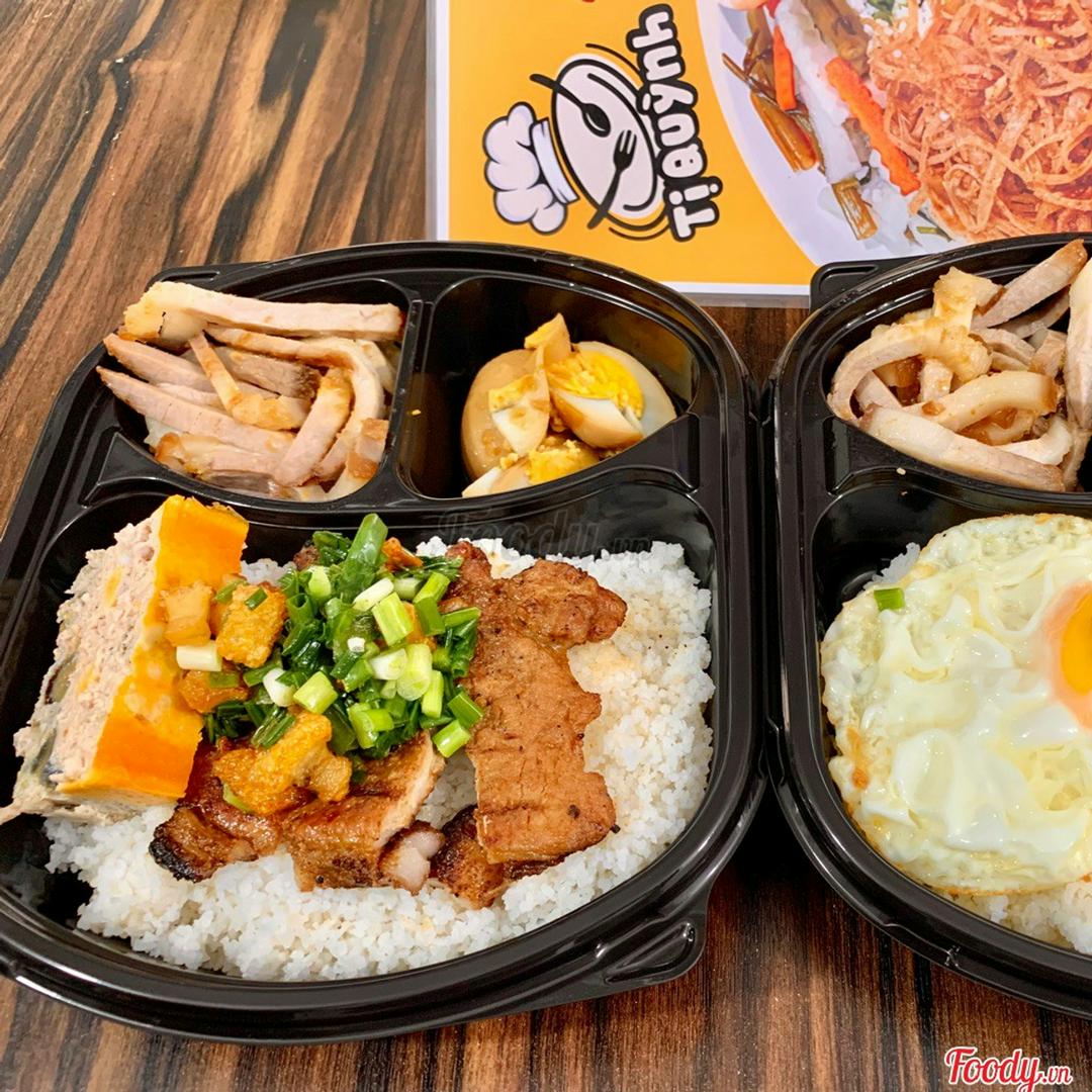 com-tam-suon-bi-cha-op-la