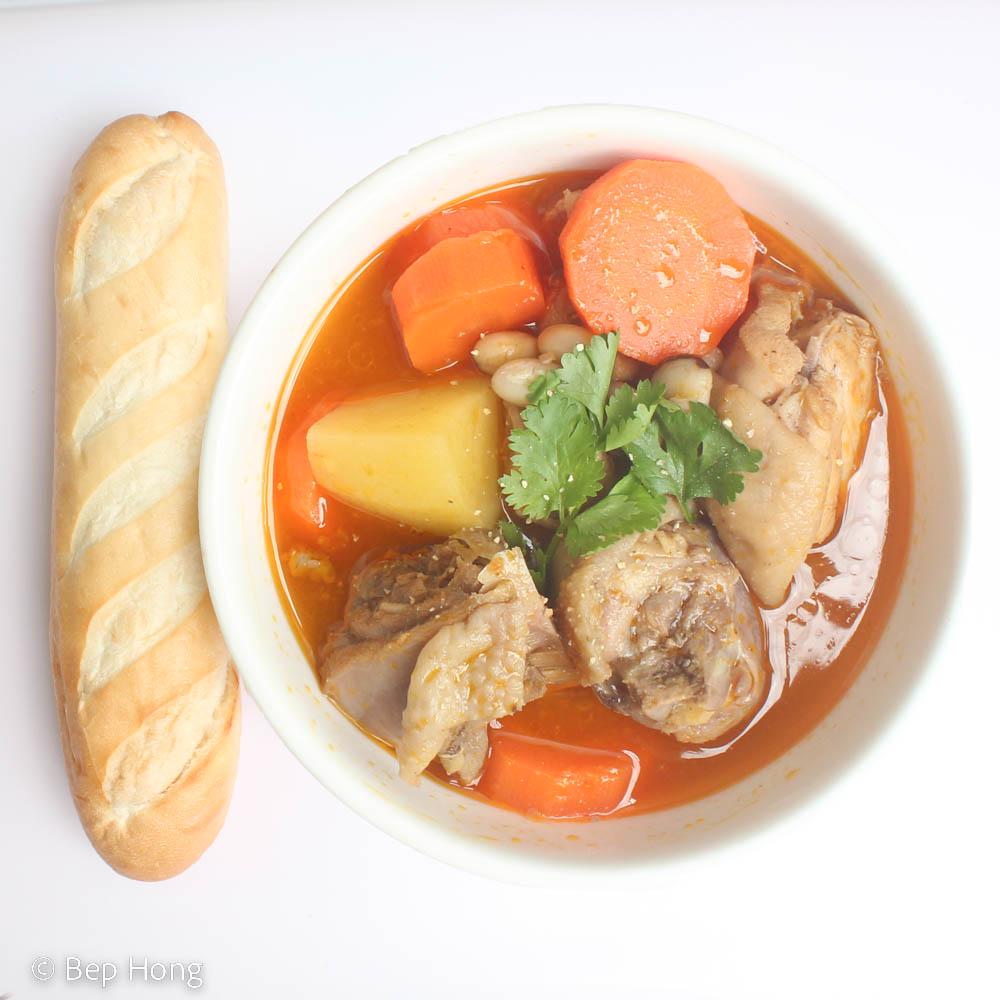 ga-nau-au-dung-kem-banh-mi