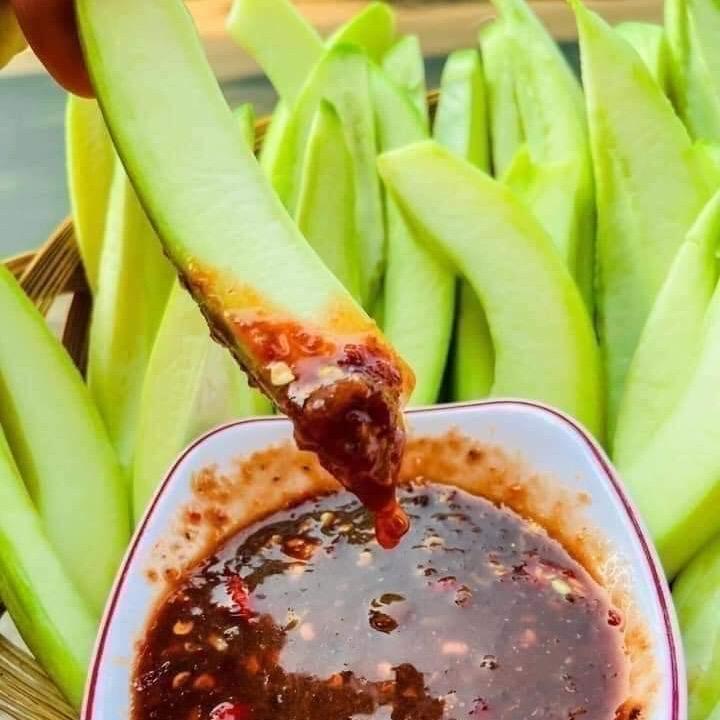 xoai-got-san-hop-to-muoi-sot-cham