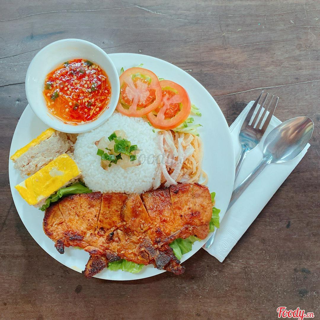 com-suon-bi-cha-canh