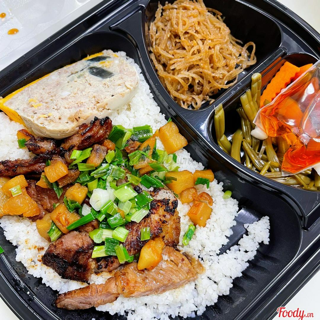 com-tam-suon-cha-op-la