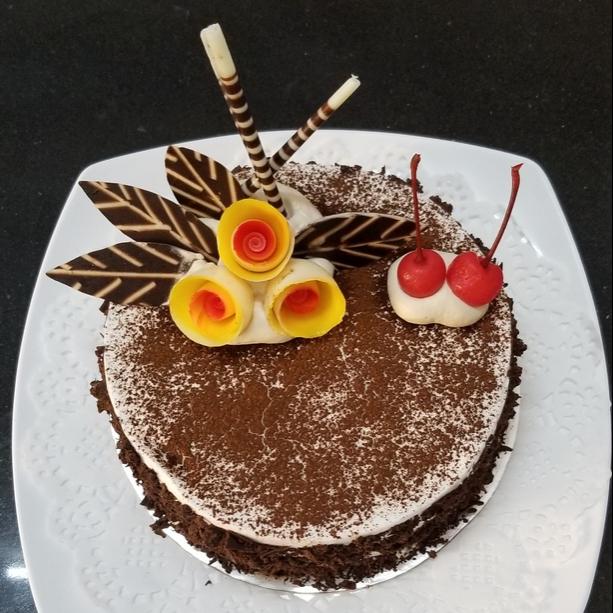 tiramisu-nguyen-o-18cm-co-trang-tri