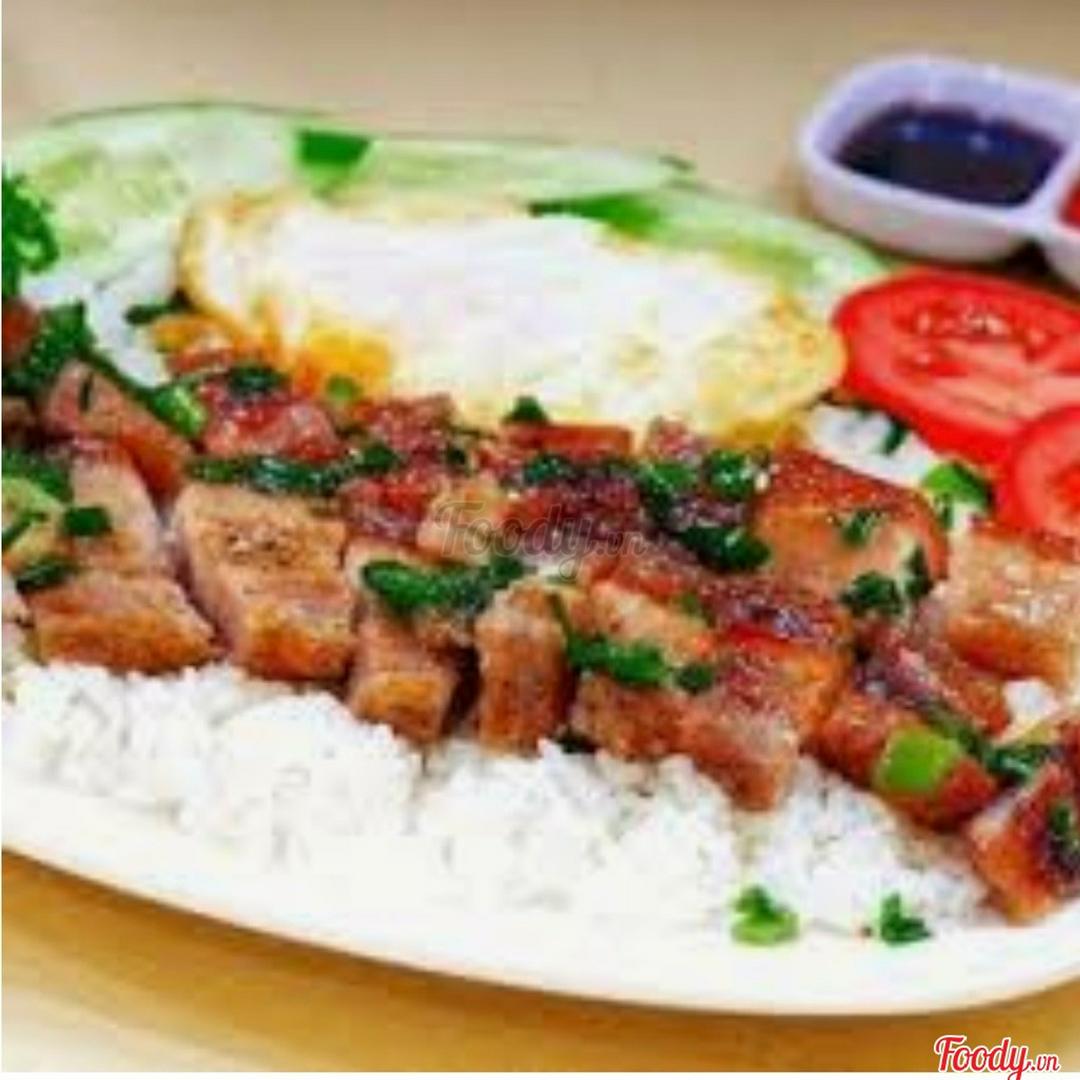 com-ba-roi-trung-canh