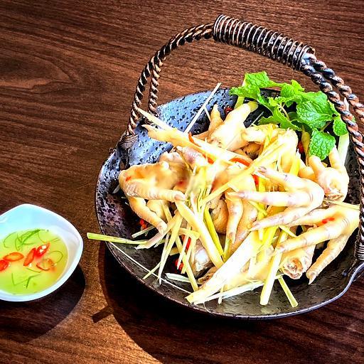 chan-ga-rut-xuong-ngam-sa-ot-ia-nho