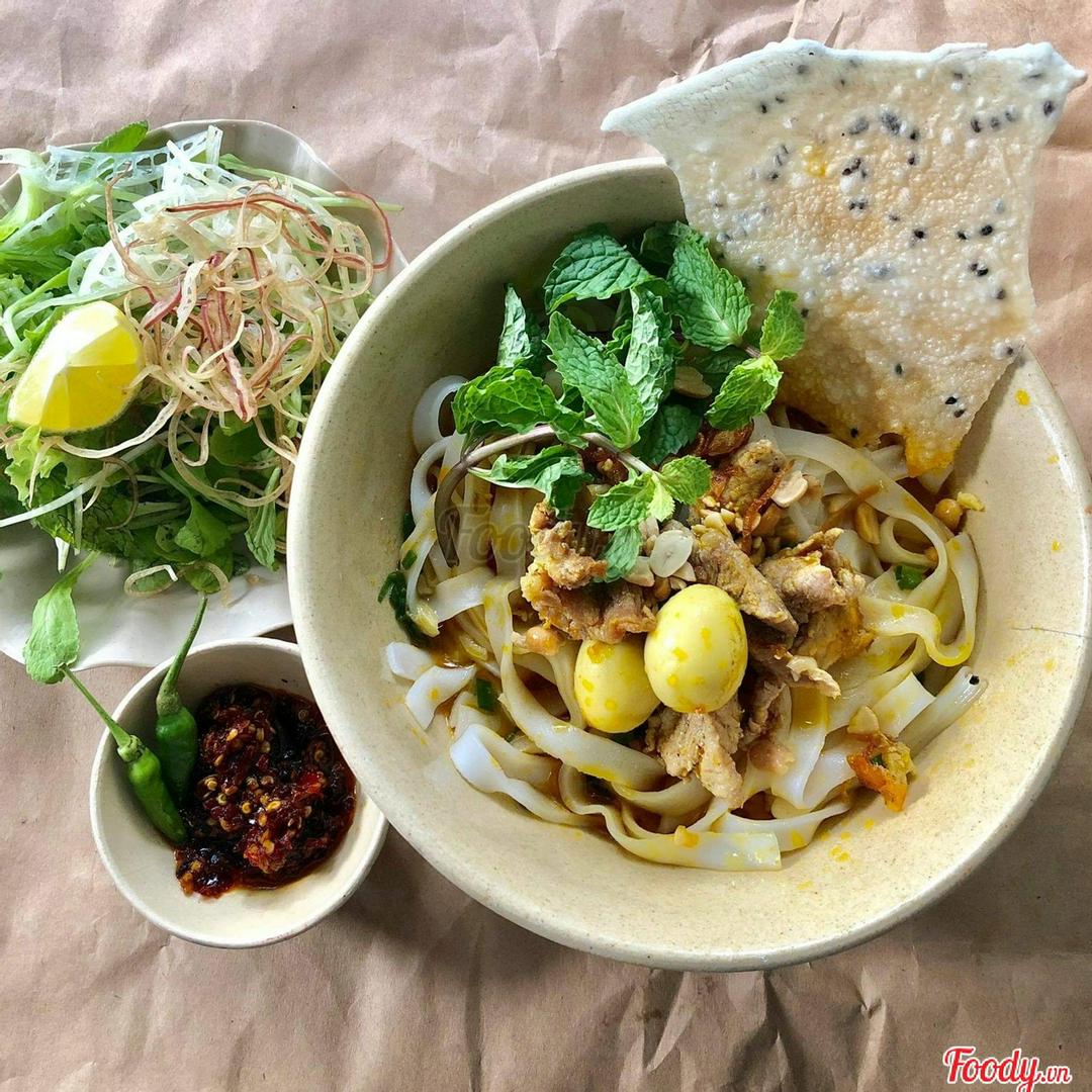 mi-quang-thit-trung-cut