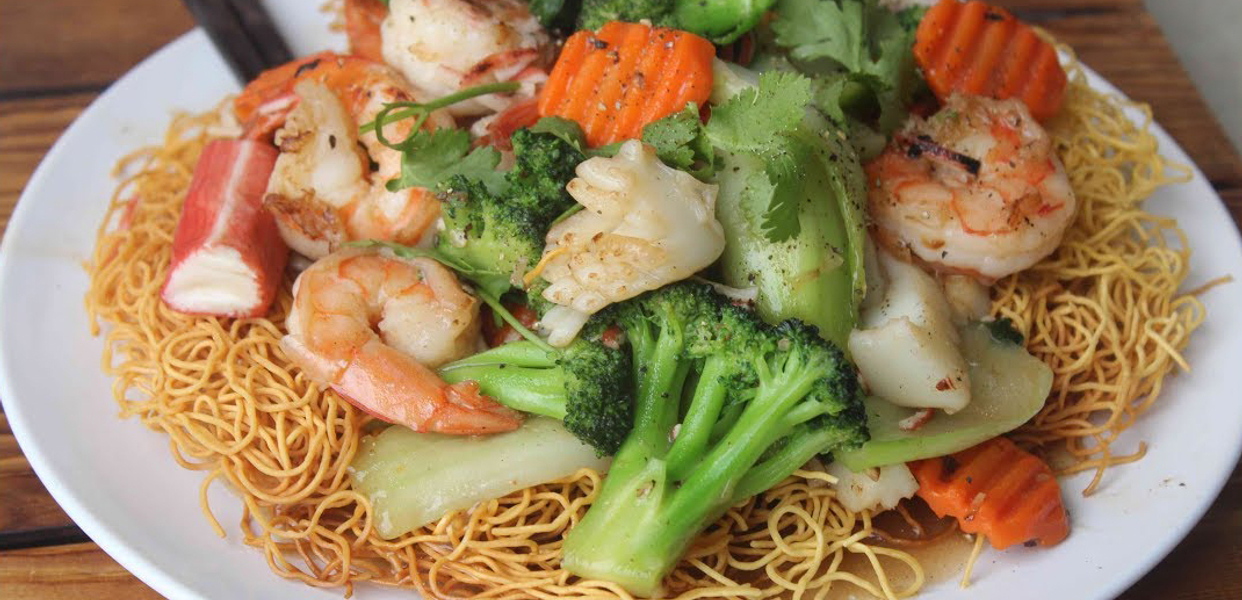 mi-xao-gion-va-com-chien-duong-chau