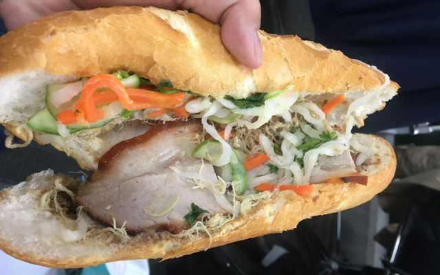 co-mai-xoi-ga-xoi-man-banh-mi-tran-quang-khai