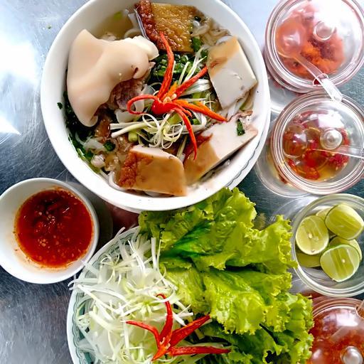 banh-canh-cha-ca-gio-heo
