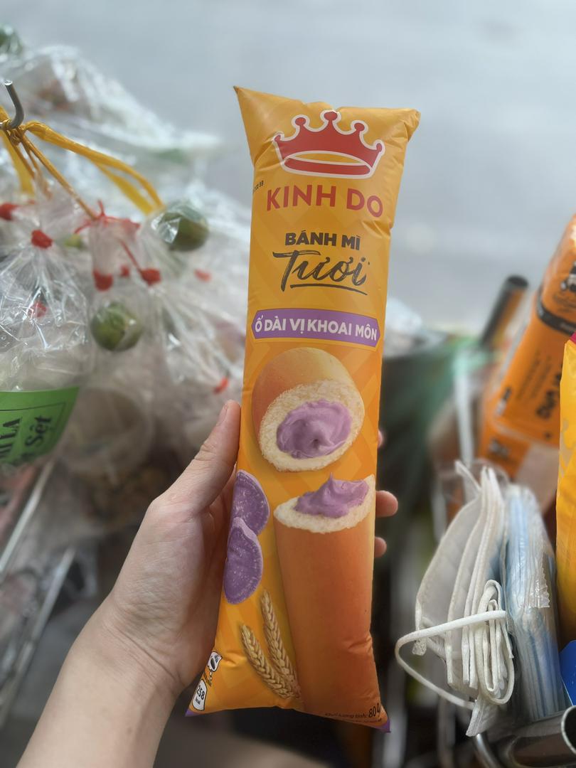 banh-mi-kinh-o-nhan-khoai-mon-o-dai