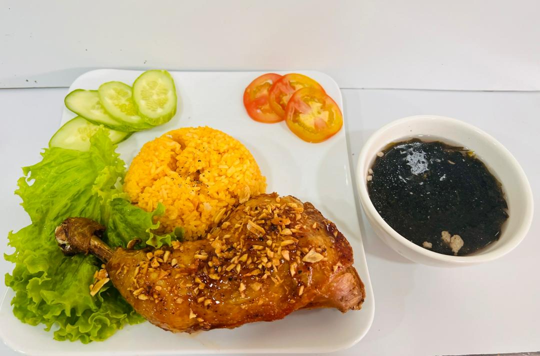 com-ga-xoi-mo-lon-canh-rong-bien