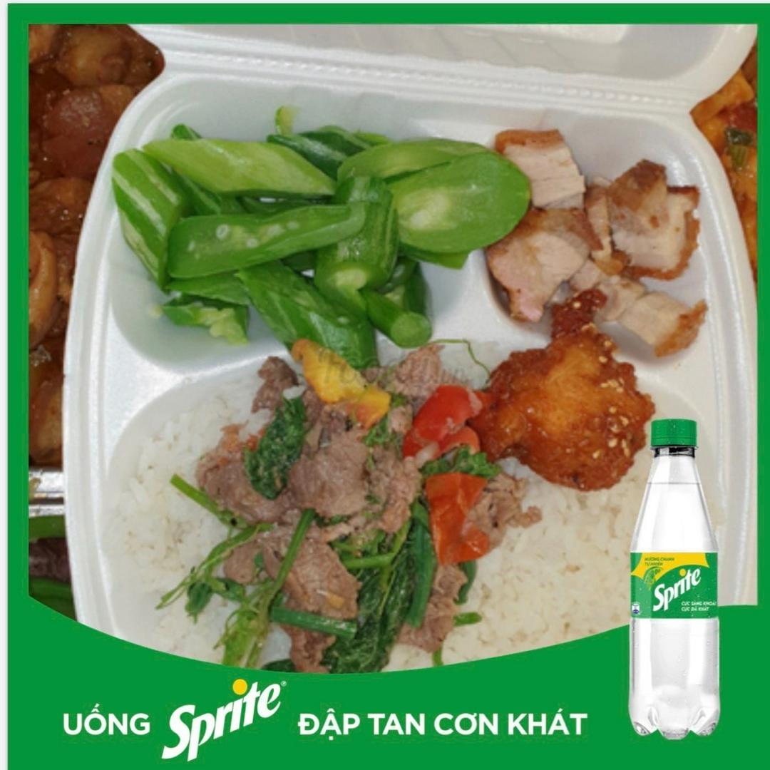 om-thit-quay-ga-sot-thit-xao-coca-sprite