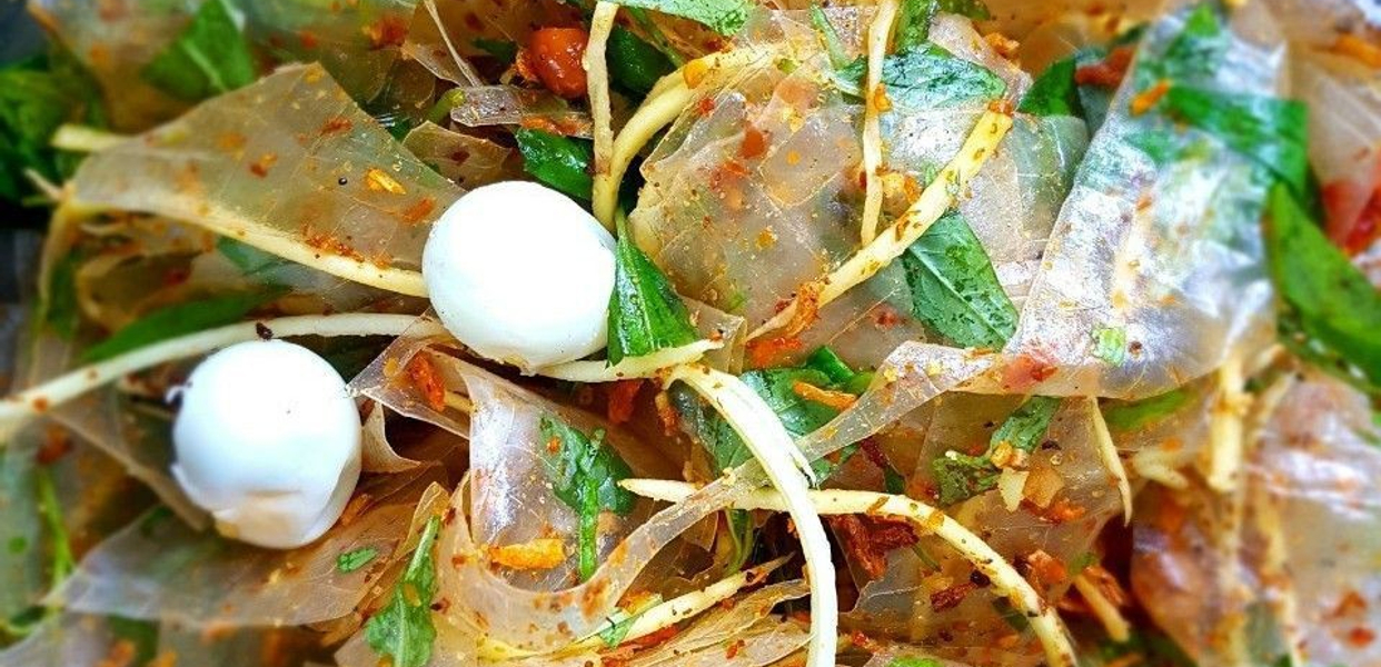 ut-ngoc-banh-trang-tron-cho-ben-thanh