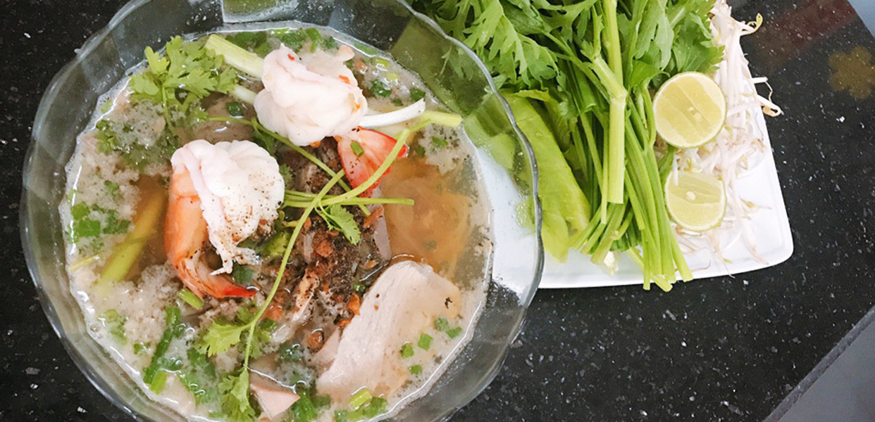 hu-tieu-nam-vang-lien-hua-ao-cam-moc