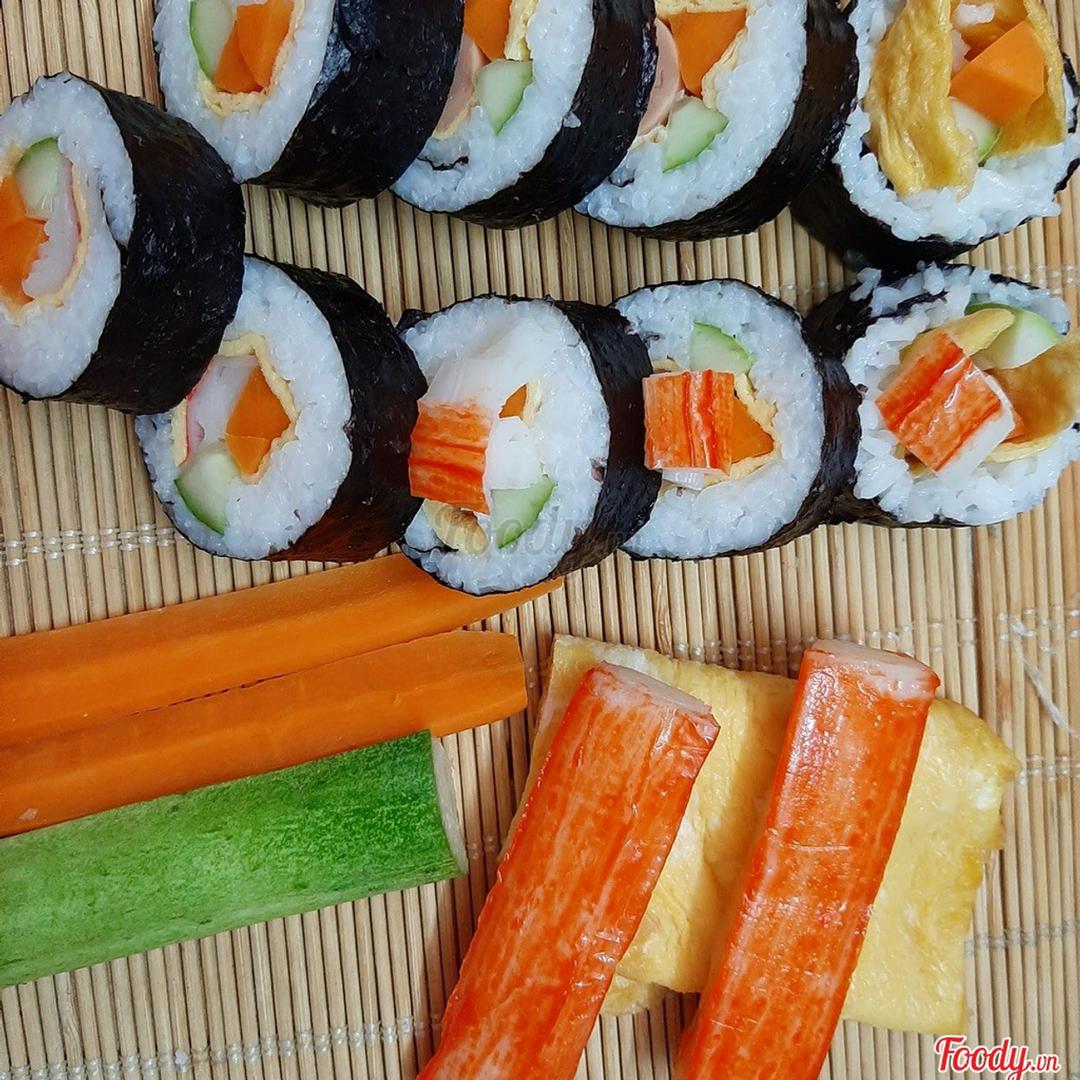 kimbap-trung-xuc-xich-1ly-nuoc
