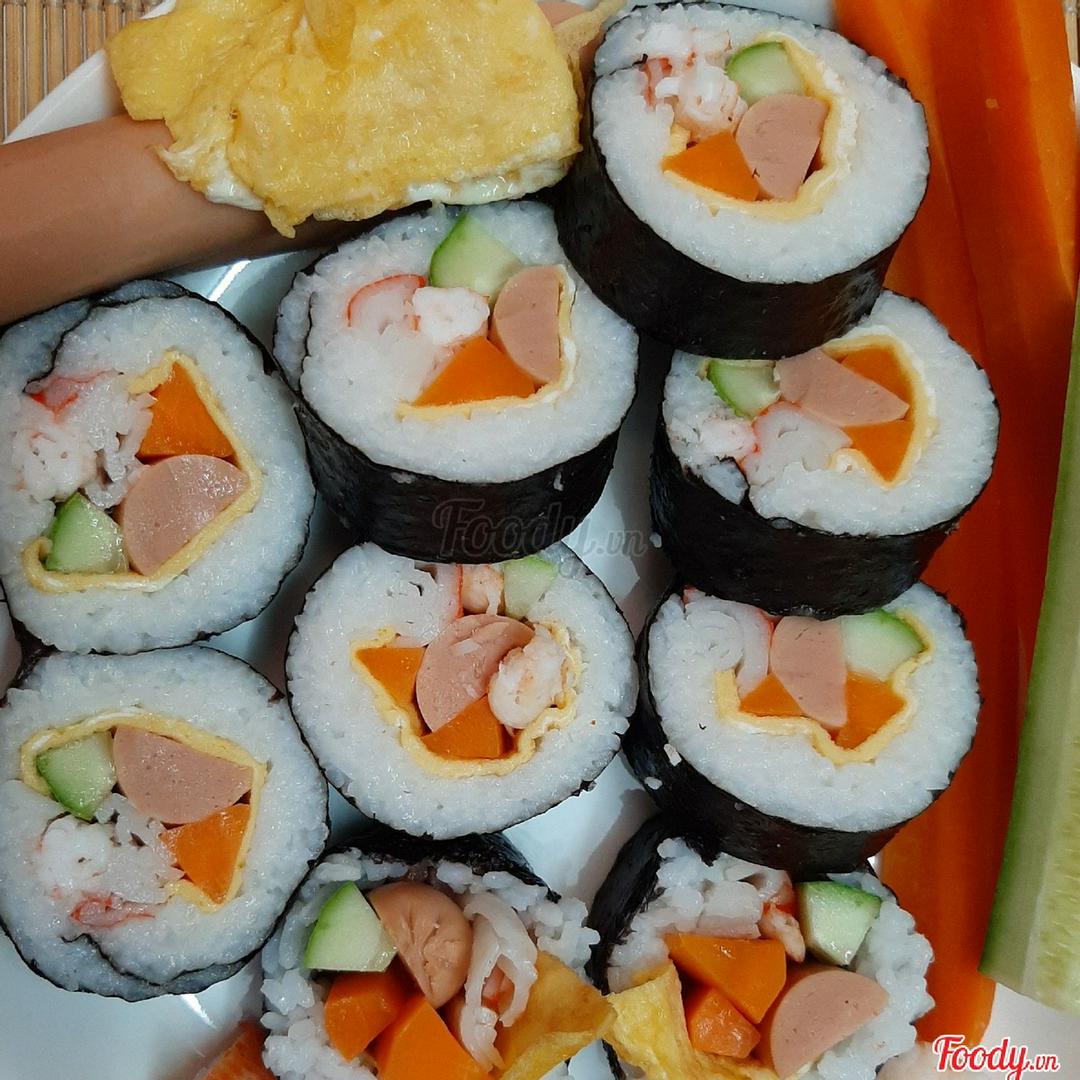 kimbap-thap-cam-1ly-nuoc