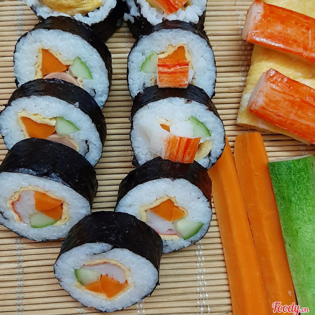 kimbap-trung-thanh-cua-1-ly-nuoc