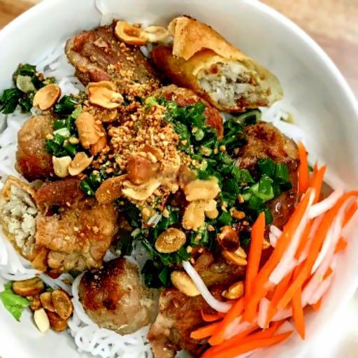 bun-thit-nuong-cha-gio-bi