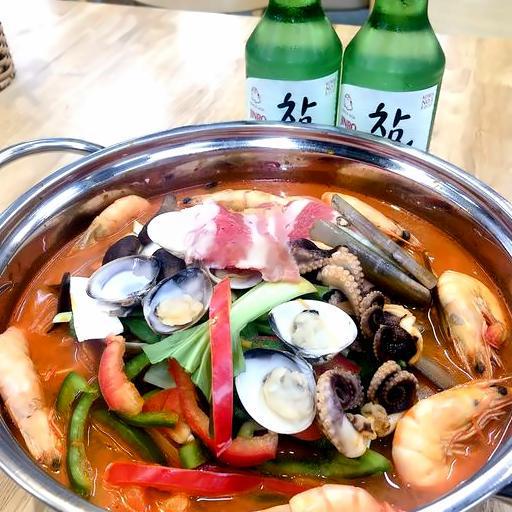 lau-cay-hai-san-va-thit-uc-bo