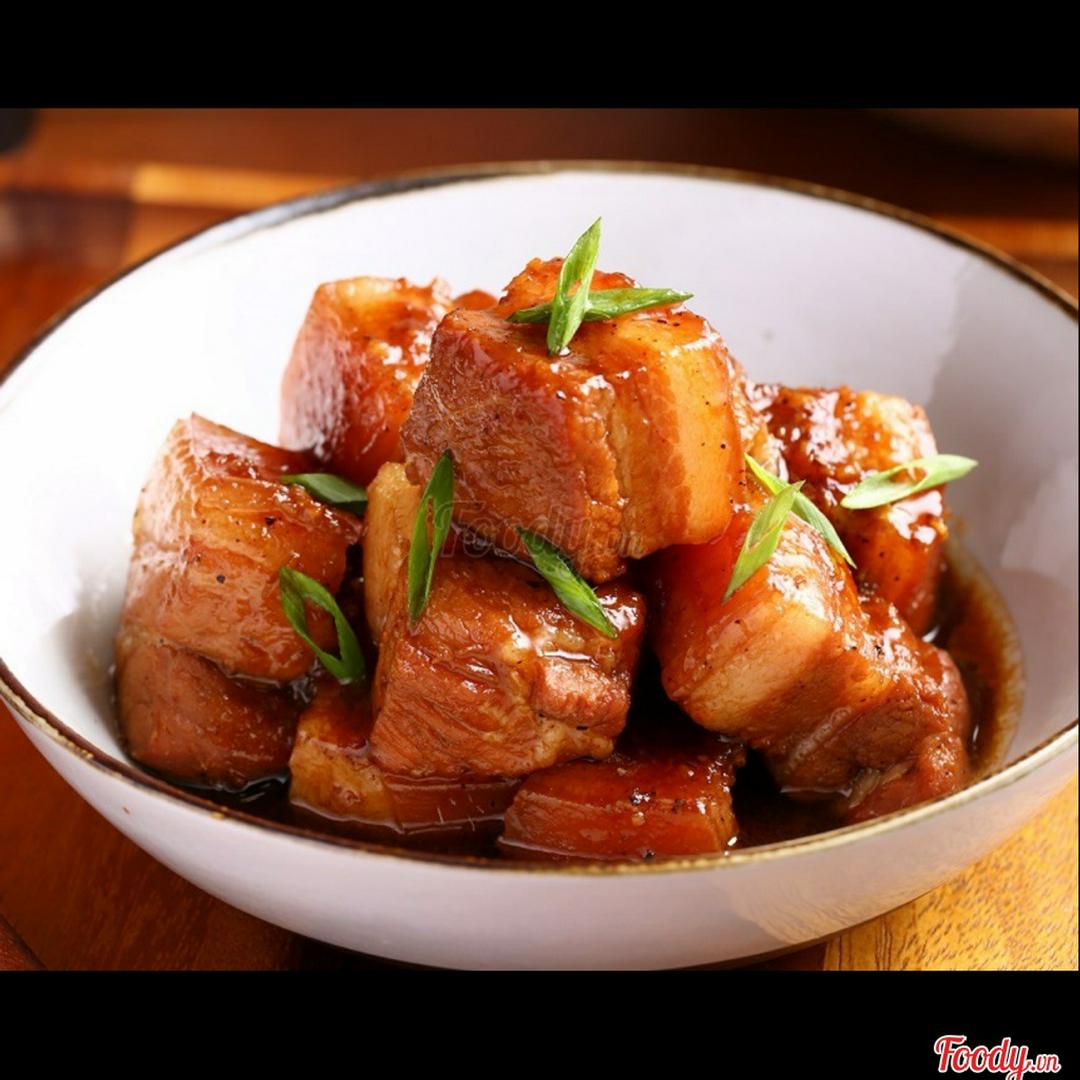 com-thit-kho-tau-duong-chau-mon-an-phu-hoa-qua-trang-mieng-hoa-qua-trang-mieng