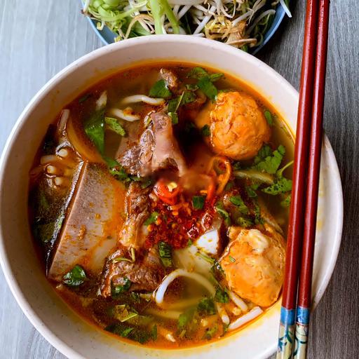 bun-xi-quach-gan-gio-sun-cha-cua