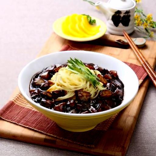 mi-tuong-en-thit-heo-va-rau