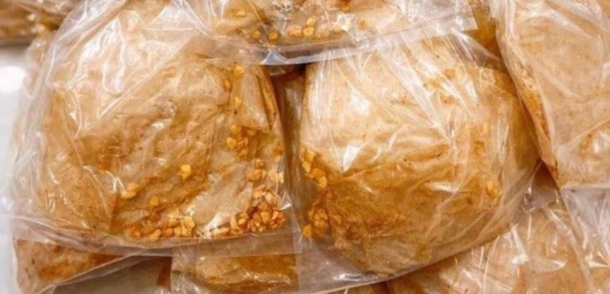 a-chuoi-banh-trang-phoi-suong-an-vat