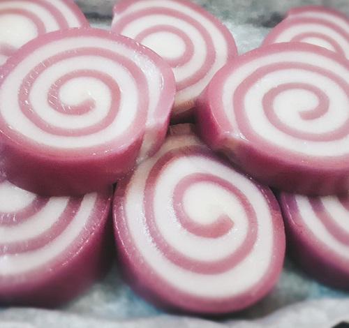 da-lon-cuon-khoai-mon-la-cam-hop-16-khoanh