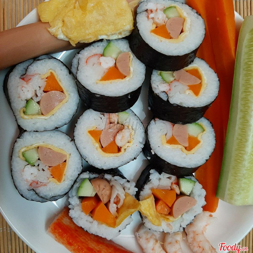 kimbap-phomai-cuon-thap-cam-1ly-nuoc